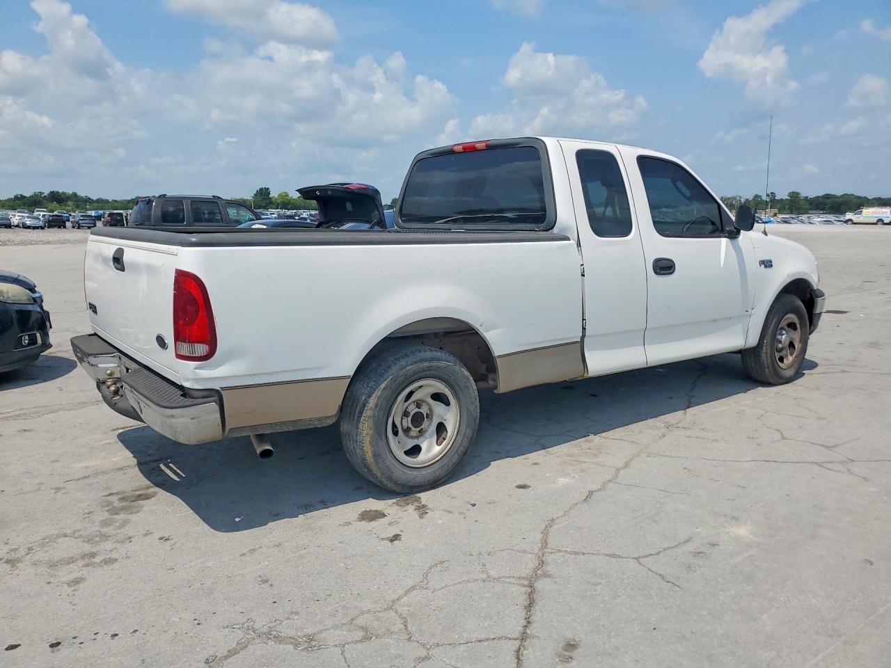 2002 Ford F150 White vin: 1FTRX17252NB04330
