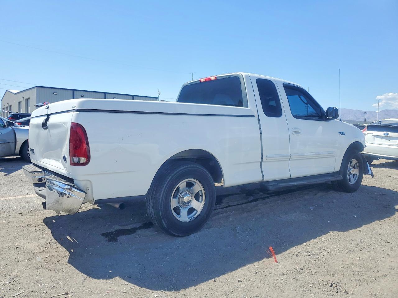 2002 Ford F150 White vin: 1FTRX17252NB12816