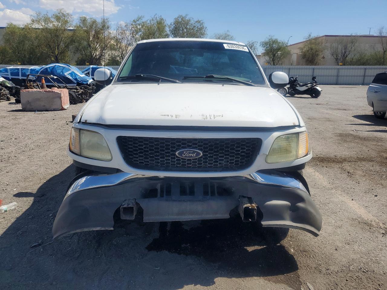 2002 Ford F150 White vin: 1FTRX17252NB12816