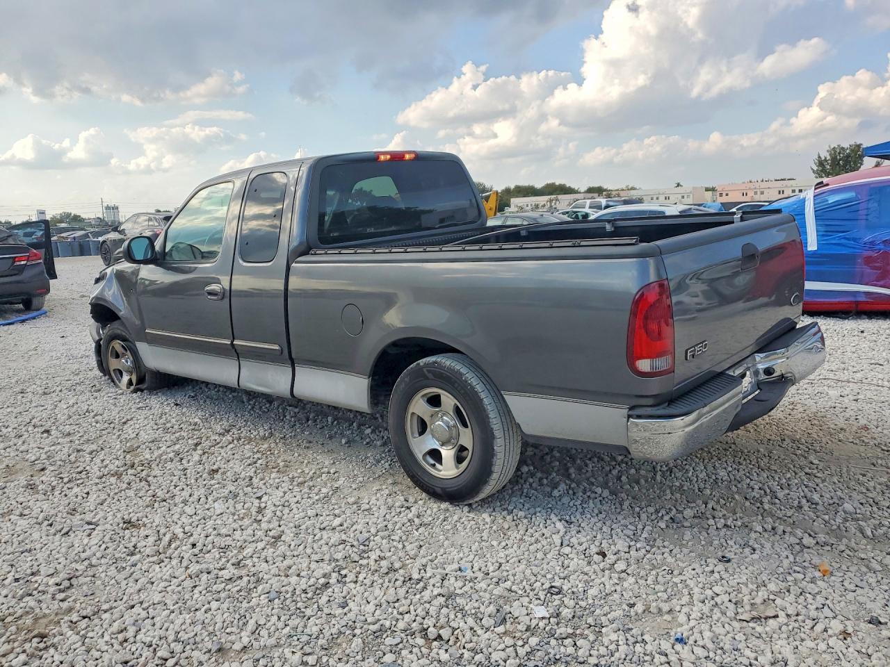 2002 Ford F150 Gray vin: 1FTRX17262NA70611