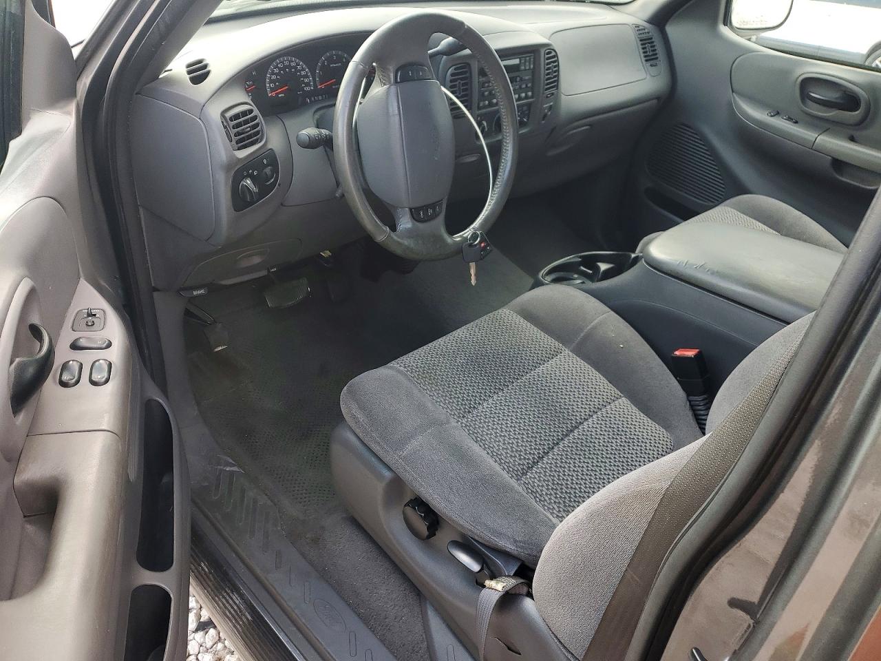 2002 Ford F150 Gray vin: 1FTRX17262NA70611