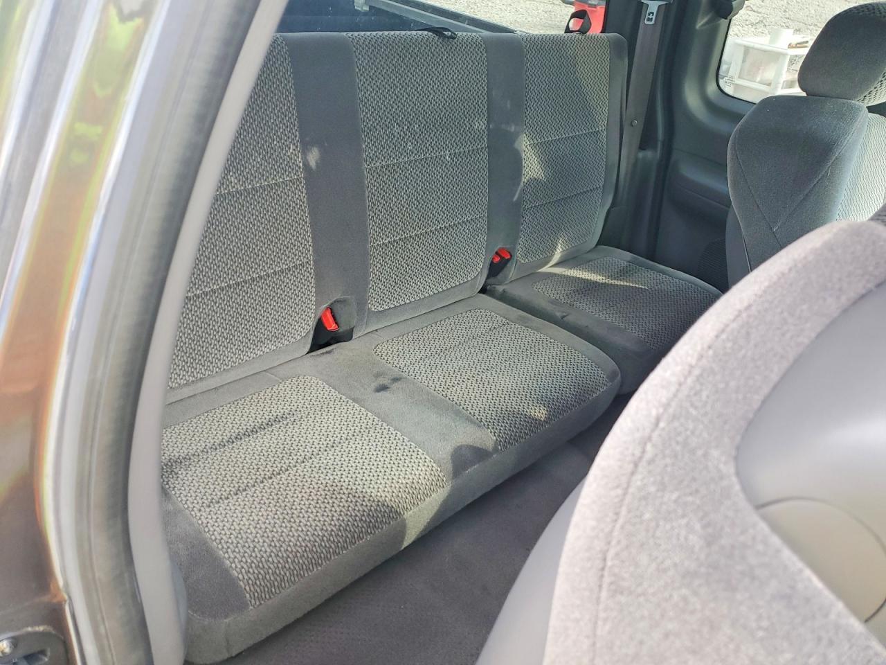 2002 Ford F150 Gray vin: 1FTRX17262NA70611