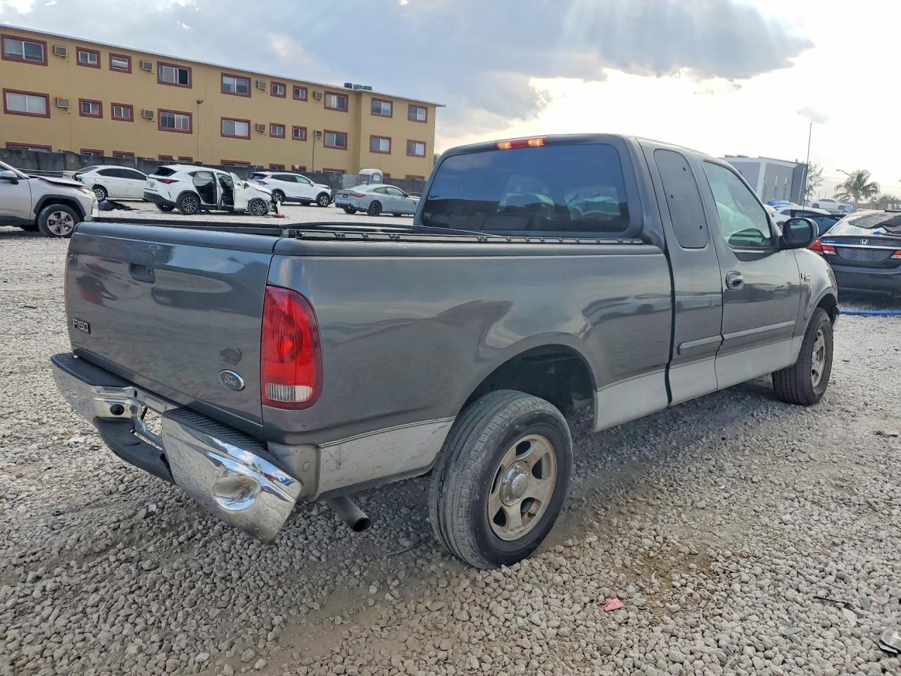 2002 Ford F150 Gray vin: 1FTRX17262NA70611