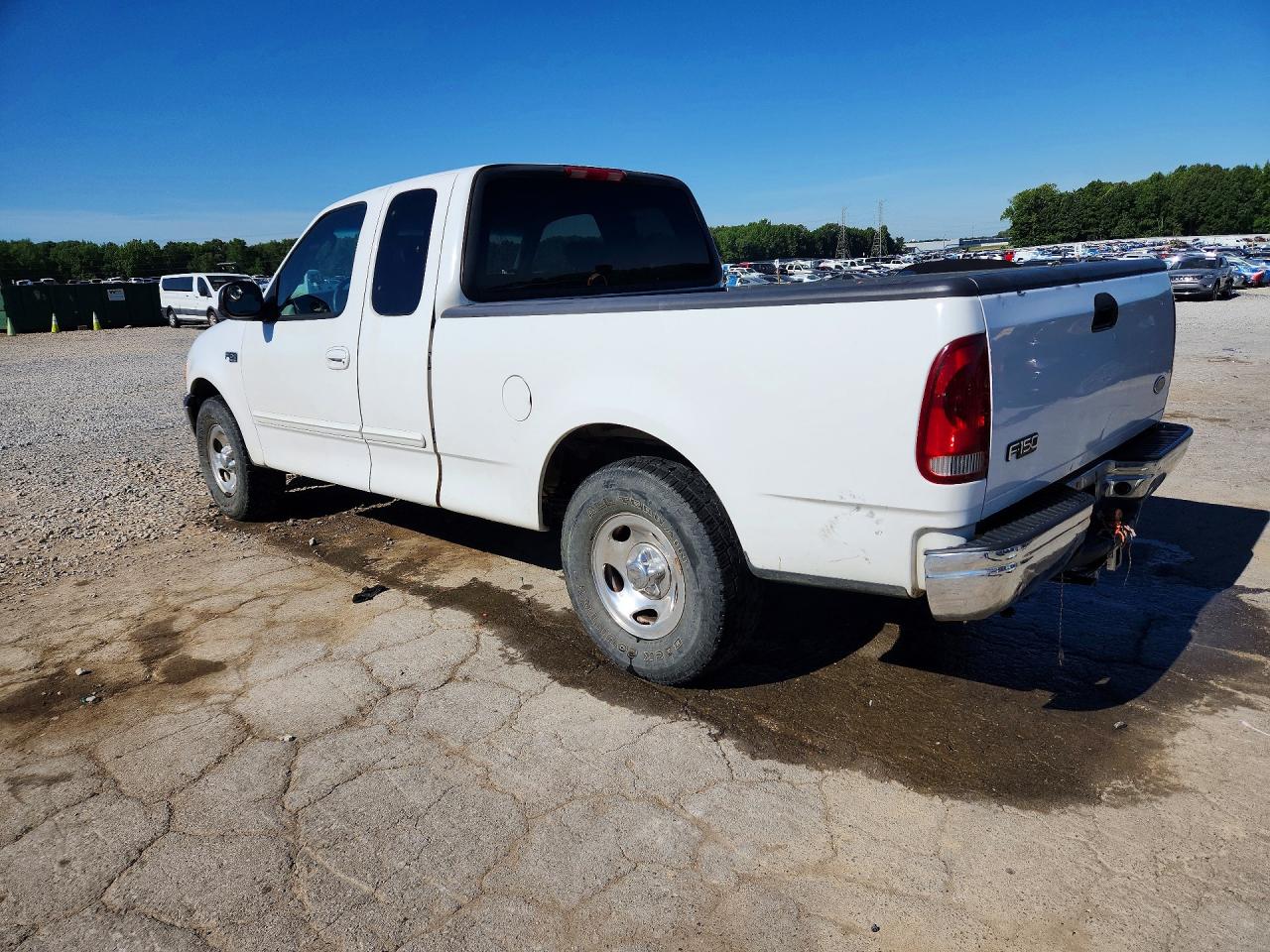 2002 Ford F150 White vin: 1FTRX17272NB09447