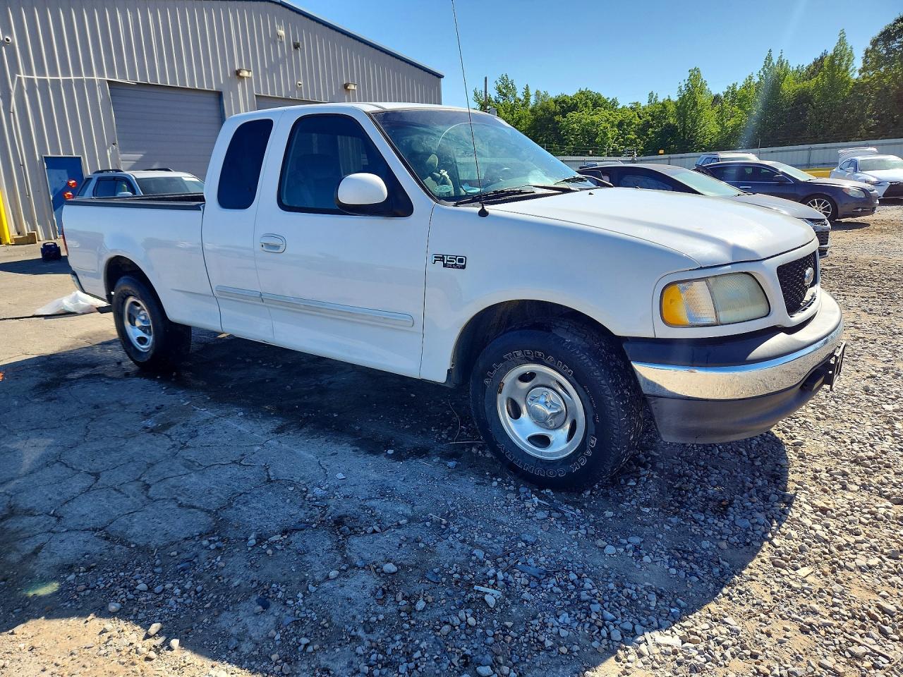 2002 Ford F150 White vin: 1FTRX17272NB09447
