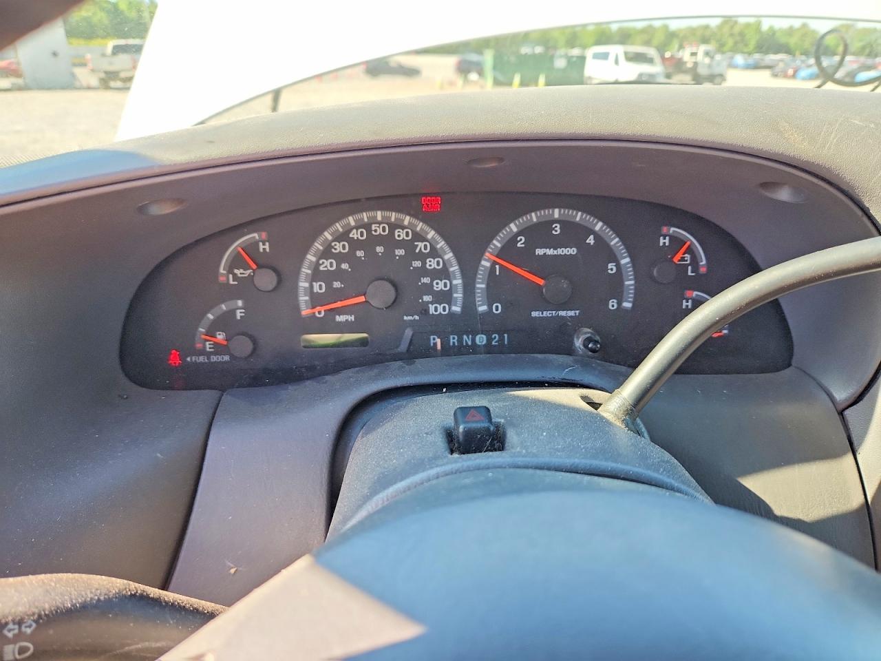 2002 Ford F150 White vin: 1FTRX17272NB09447