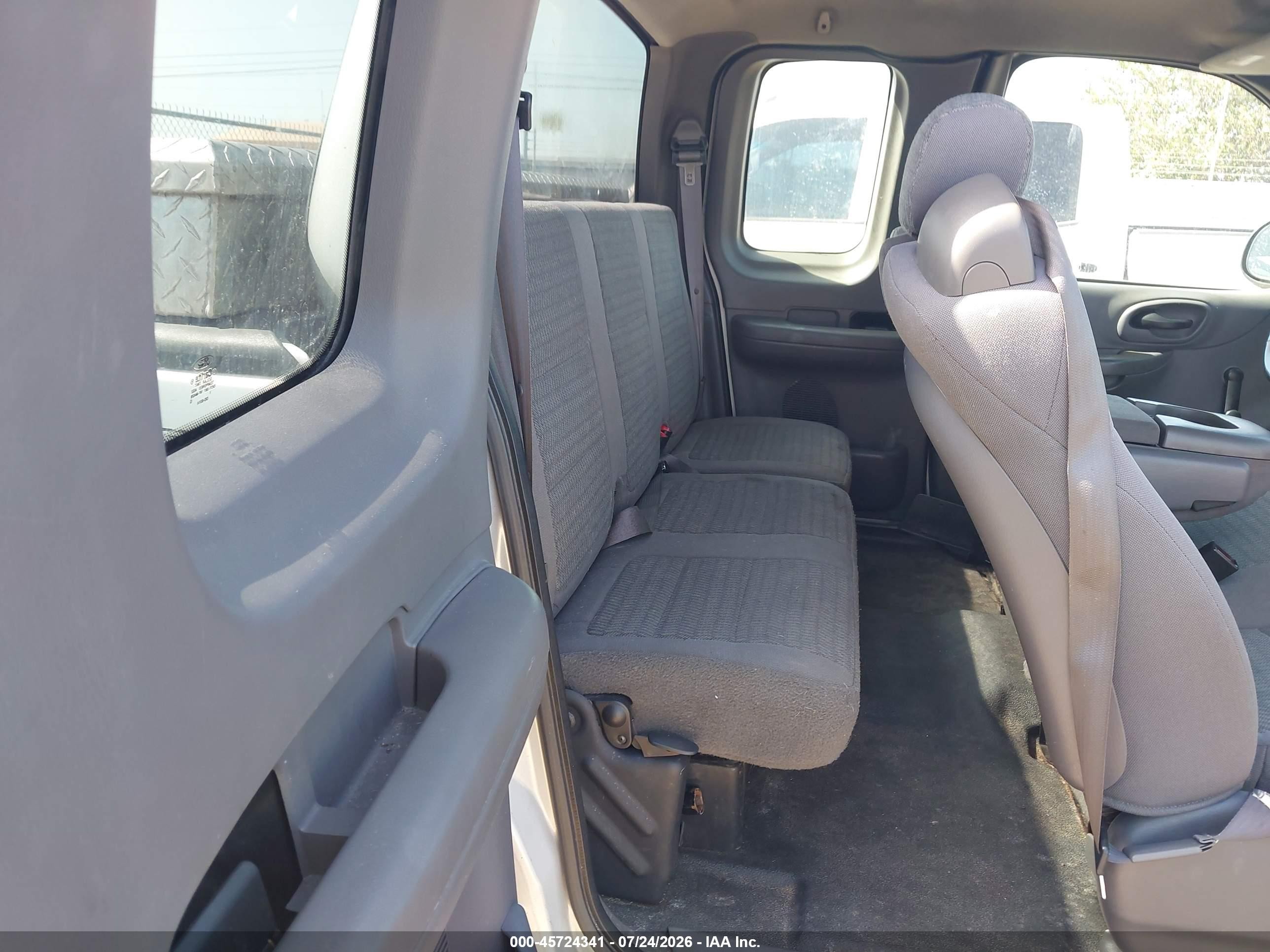 2002 Ford F-150 Xl/xlt Silver vin: 1FTRX17282NA14072