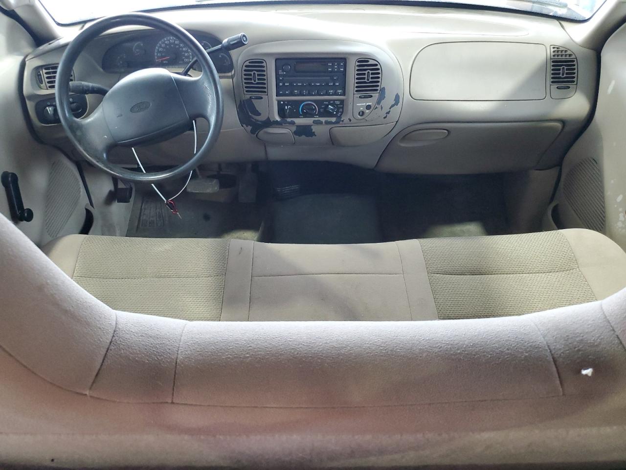 2002 Ford F150 Tan vin: 1FTRX172X2NA76069 Damage: Dash/Panel, Worn, Replacement Required