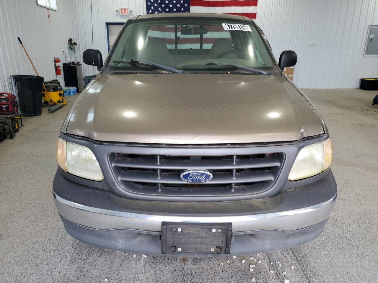 2002 Ford F150 Tan vin: 1FTRX172X2NA76069 Damage: Left Head Lamp, Faded, Repair Required