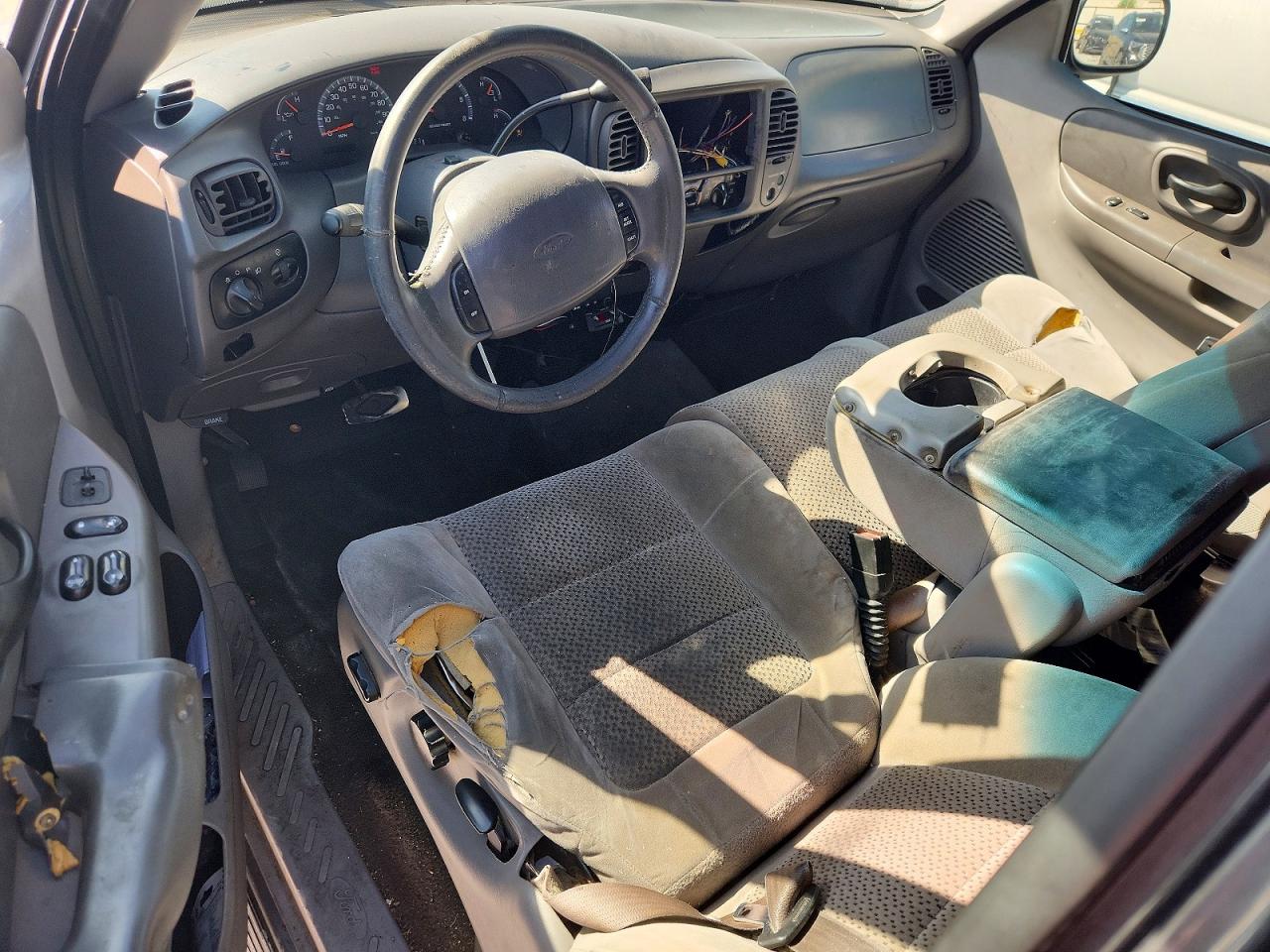 2002 Ford F150 Серый vin: 1FTRX172X2NB51661