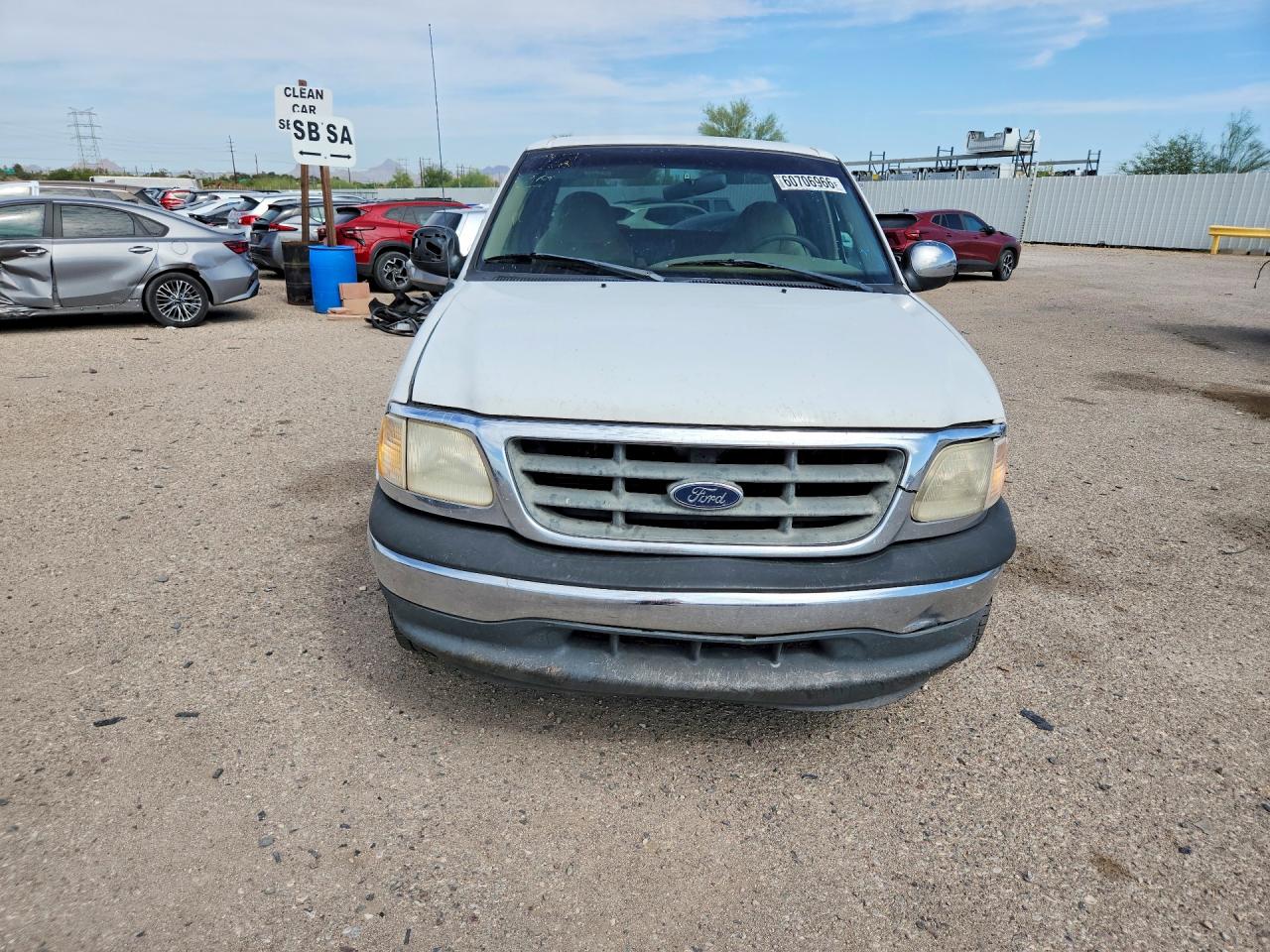 2000 Ford F150 White vin: 1FTRX17L0YNC02599