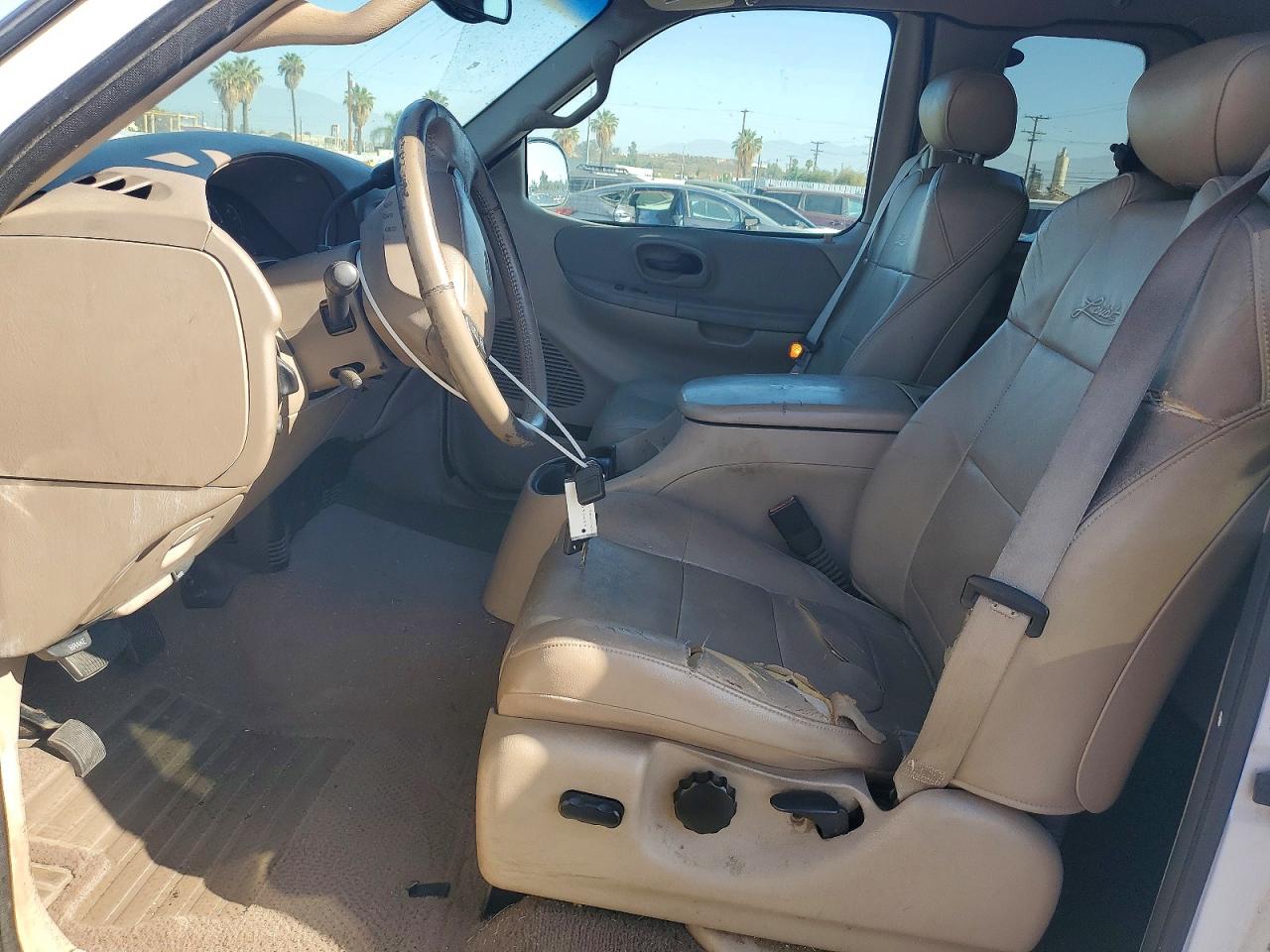 2001 Ford F150 Белый vin: 1FTRX17L21KA17106