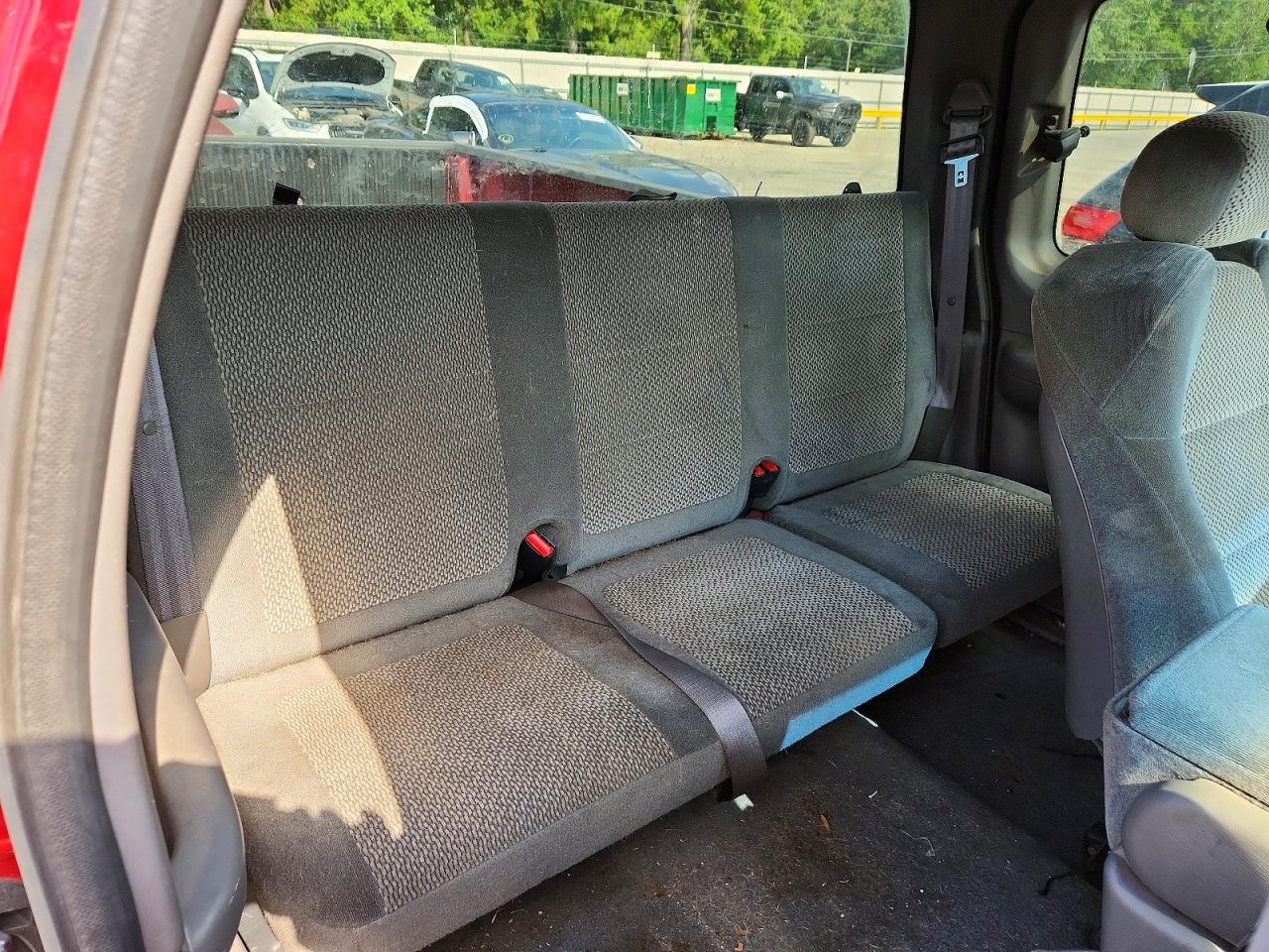 2001 Ford F150 Burgundy vin: 1FTRX17L21NA42005