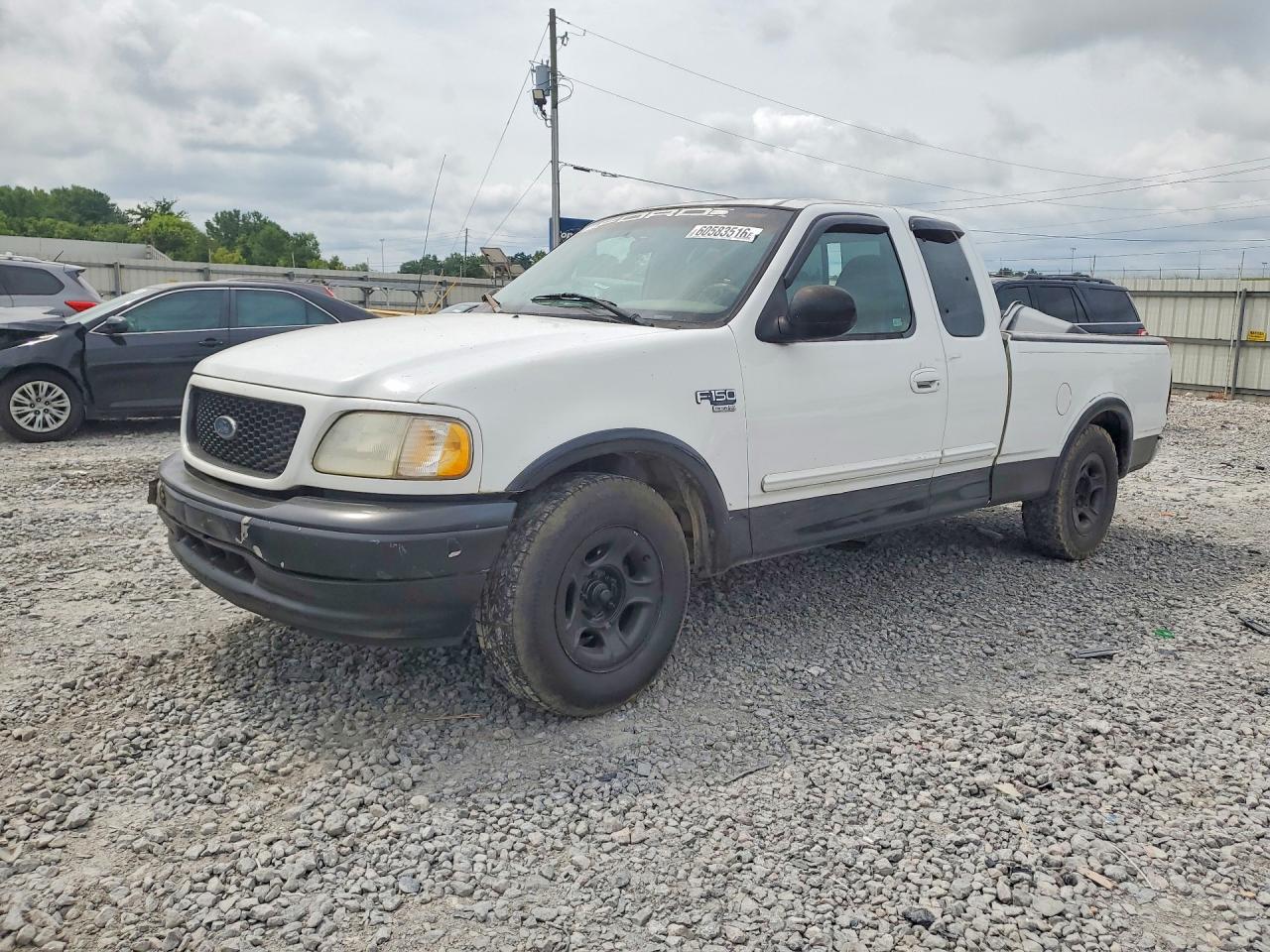 2001 Ford F150 Белый vin: 1FTRX17L31KE52099