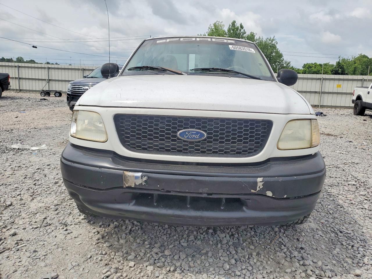 2001 Ford F150 Белый vin: 1FTRX17L31KE52099