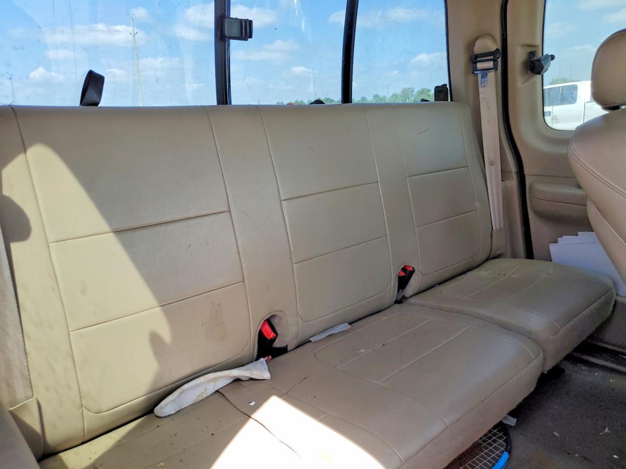 2002 Ford F150 Red vin: 1FTRX17L52NB02506