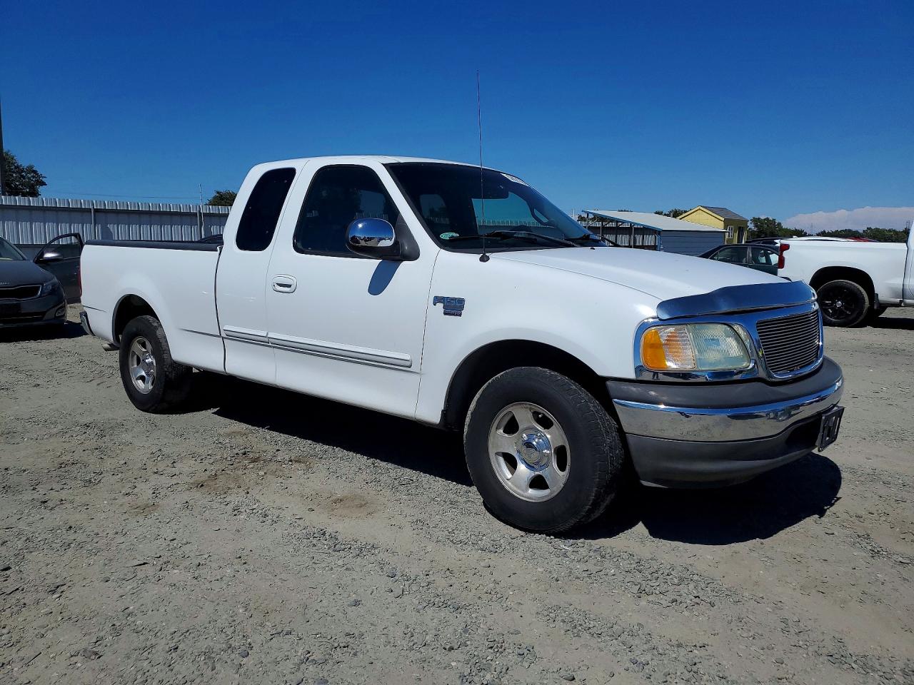 2002 Ford F150 Белый vin: 1FTRX17L62NA93251