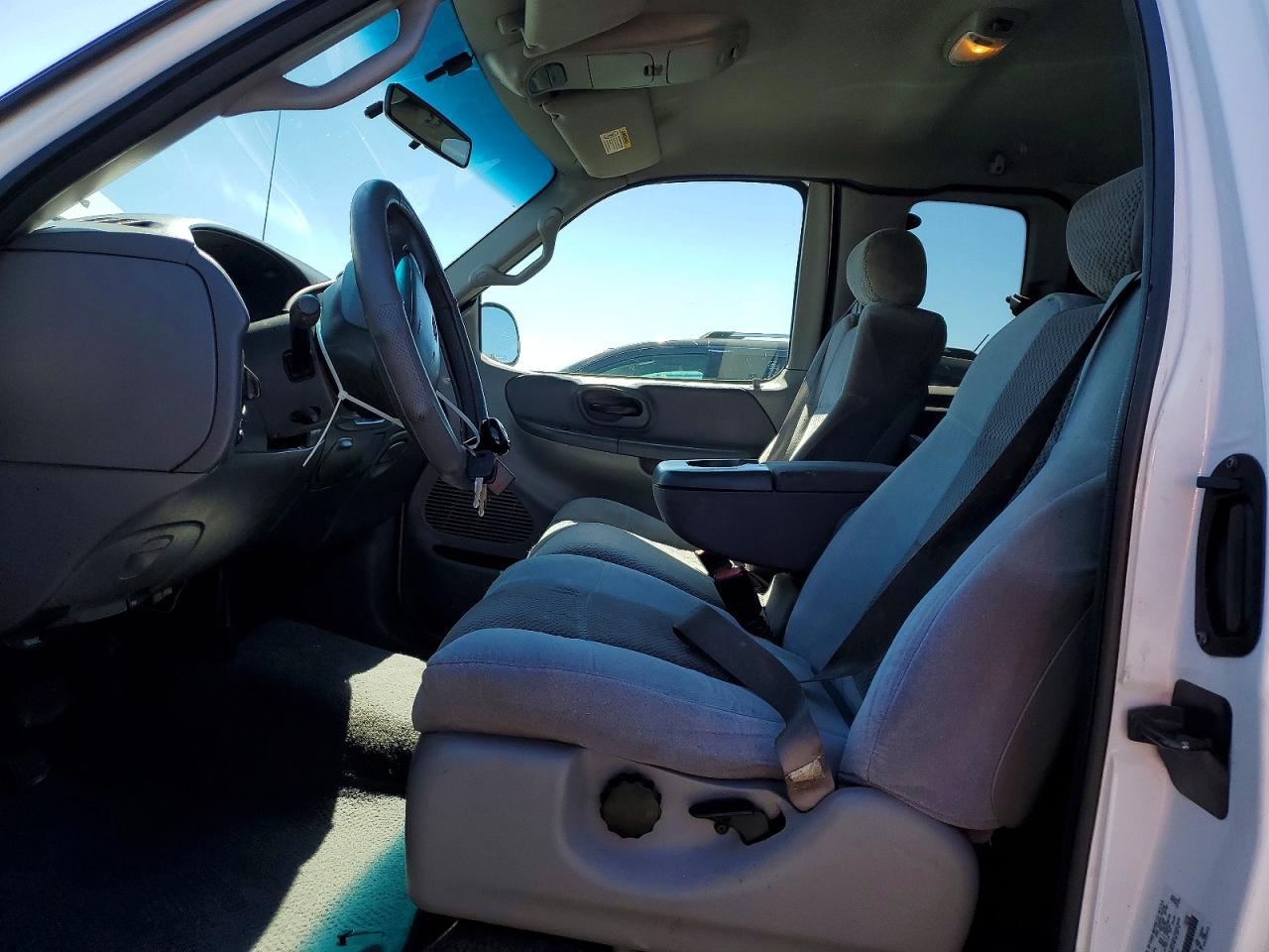 2002 Ford F150 Белый vin: 1FTRX17L62NA93251