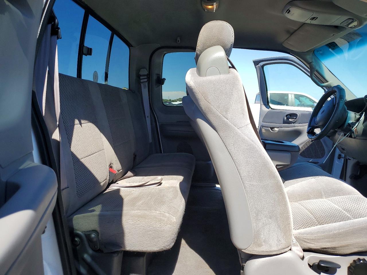 2002 Ford F150 Белый vin: 1FTRX17L62NA93251