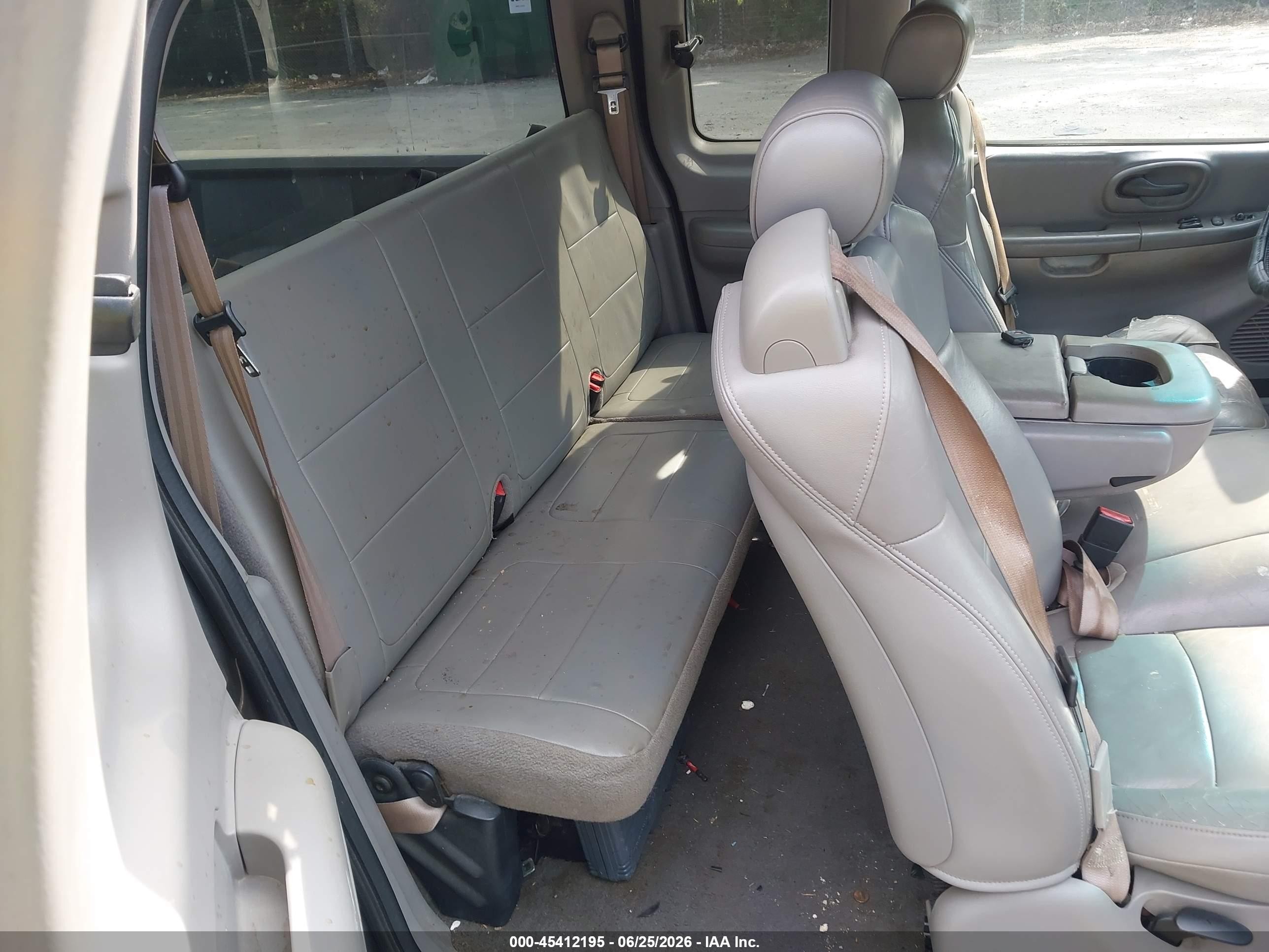 2002 Ford F-150 Lariat/xl/xlt Gray vin: 1FTRX17L72NA53227