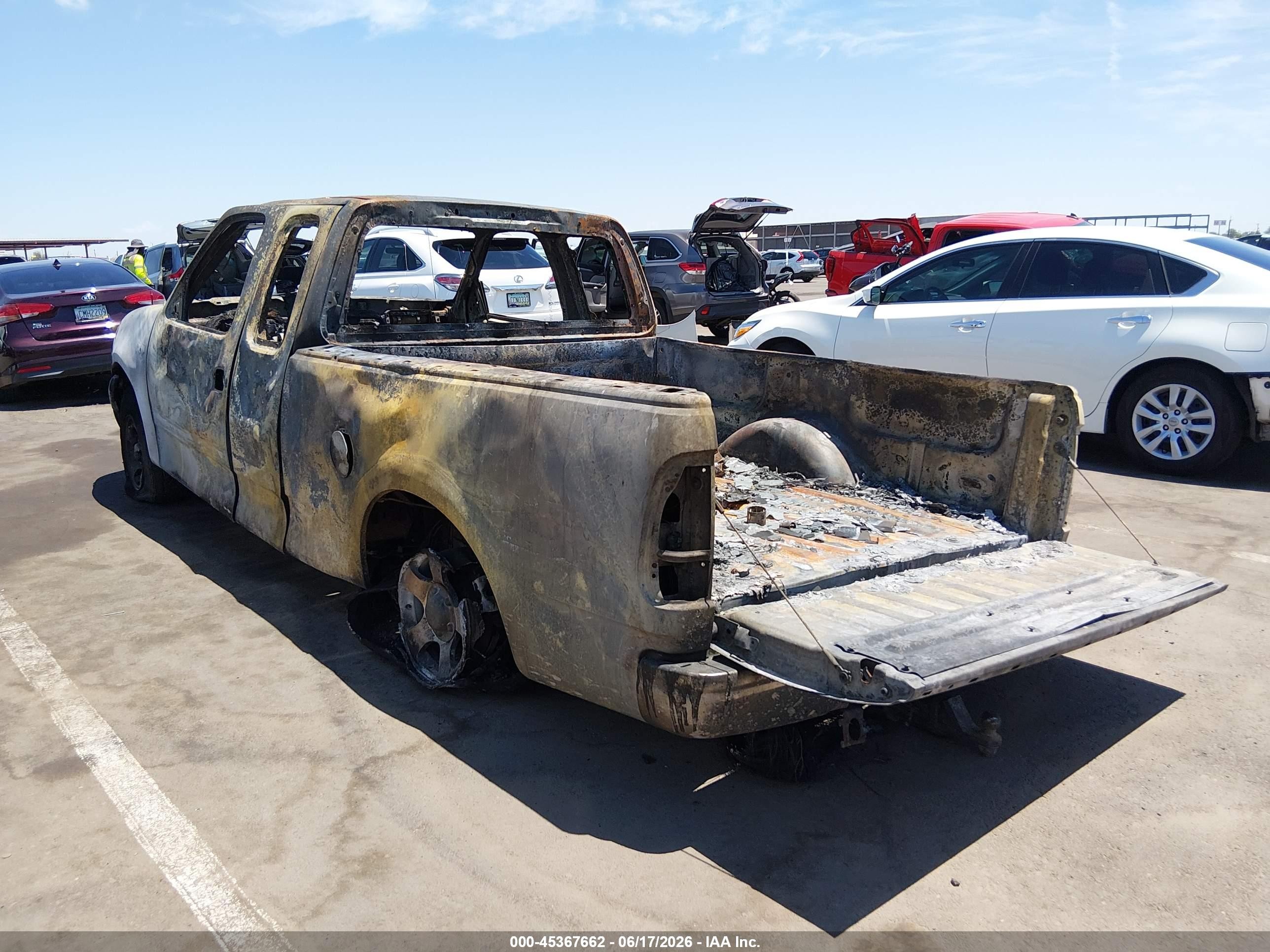 2001 Ford F-150 Lariat/xl/xlt Белый vin: 1FTRX17L81NB93673