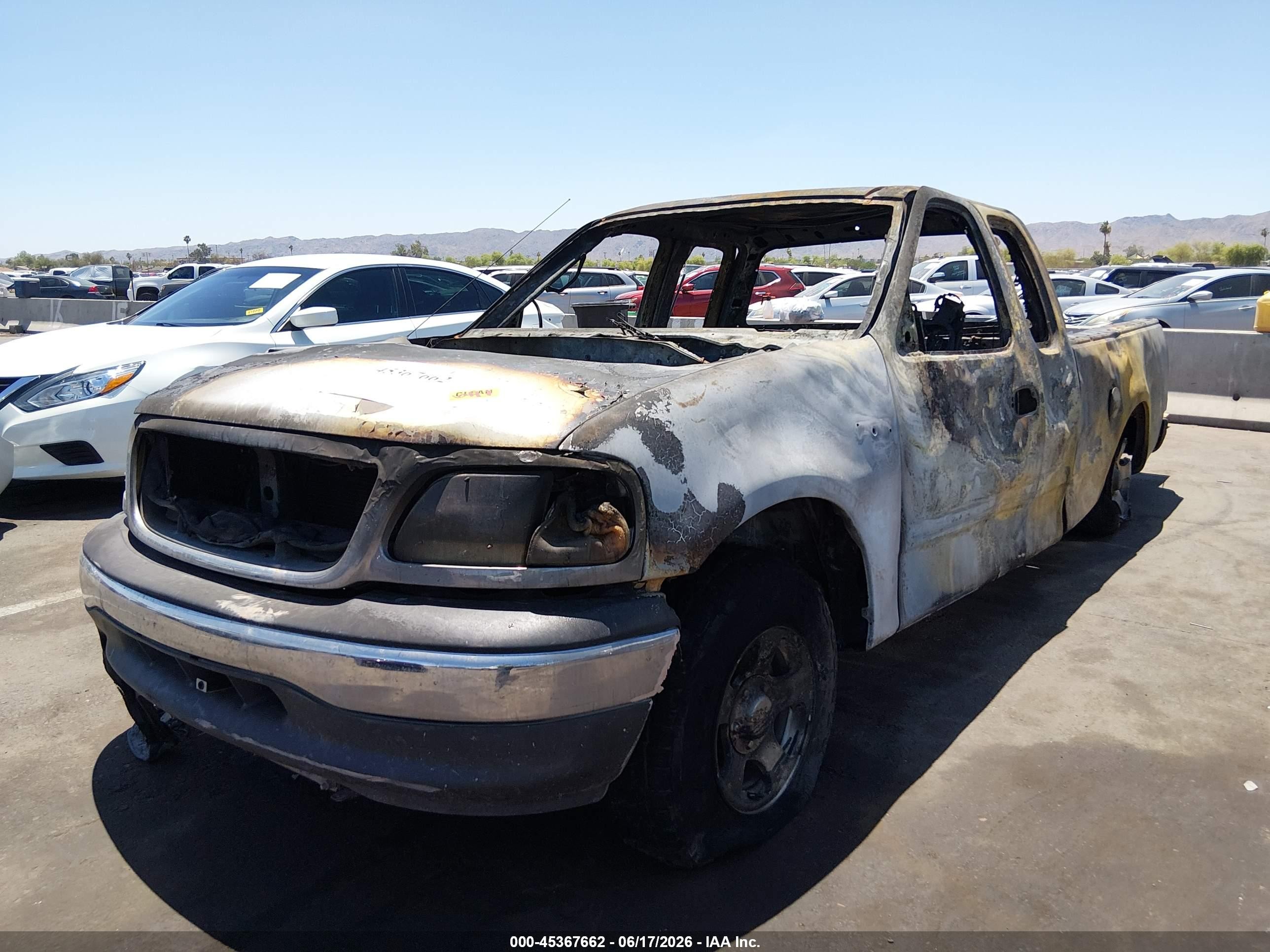 2001 Ford F-150 Lariat/xl/xlt Белый vin: 1FTRX17L81NB93673