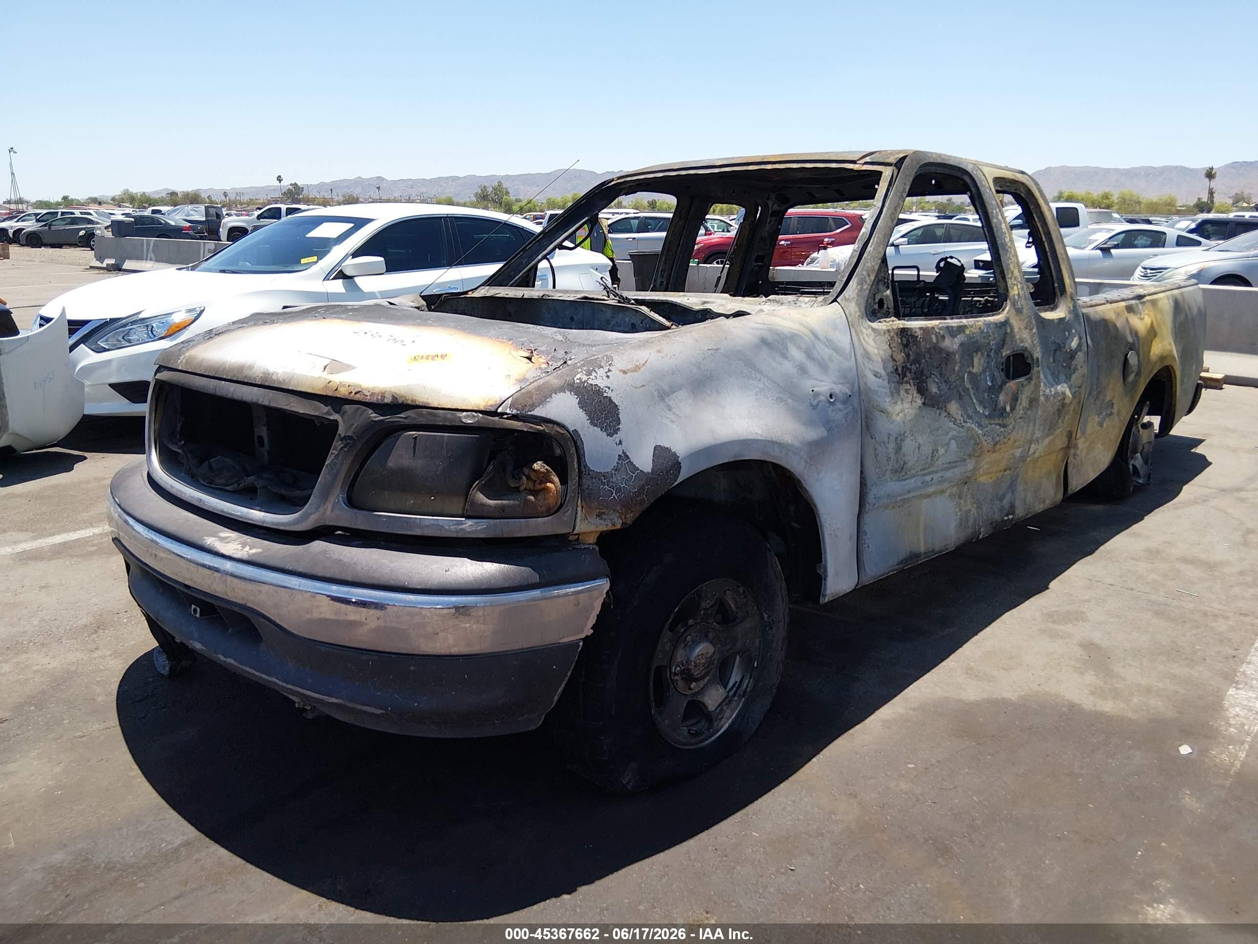 2001 Ford F-150 Lariat/xl/xlt Белый vin: 1FTRX17L81NB93673