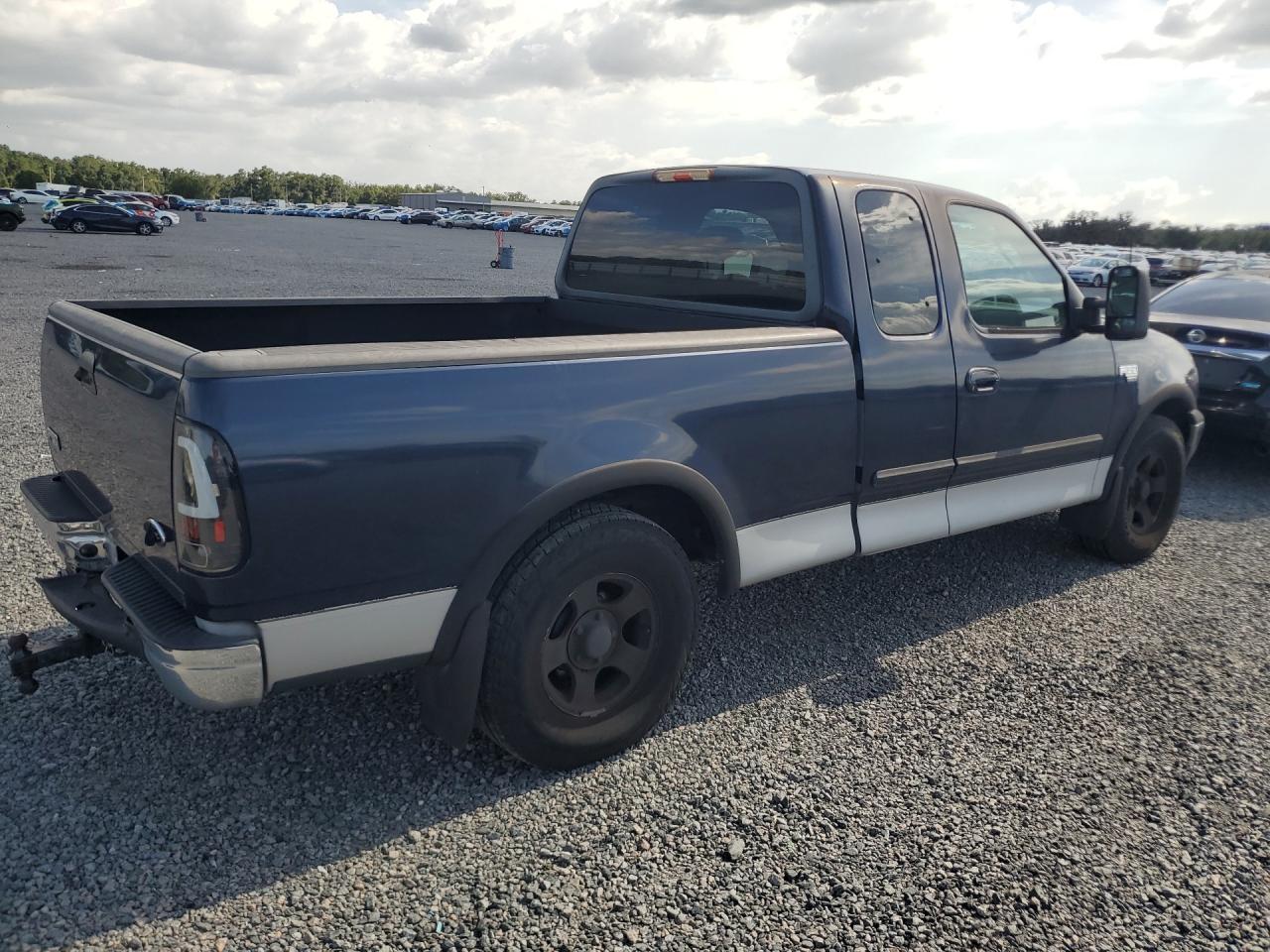 2002 Ford F150 Blue vin: 1FTRX17L82NB11412