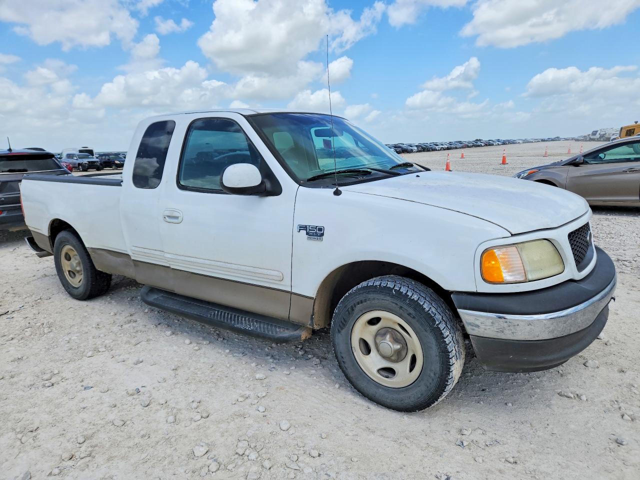2002 Ford F150 White vin: 1FTRX17L92NA31276