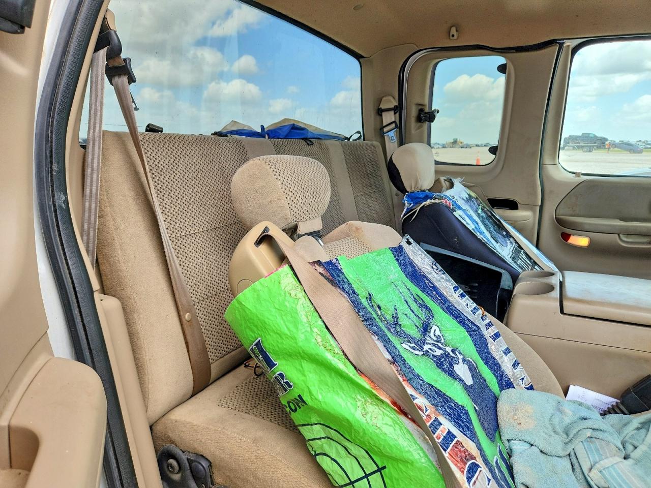 2002 Ford F150 White vin: 1FTRX17L92NA31276