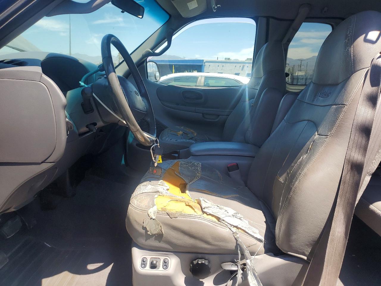 2000 Ford F150 Blue vin: 1FTRX17L9YKA70573
