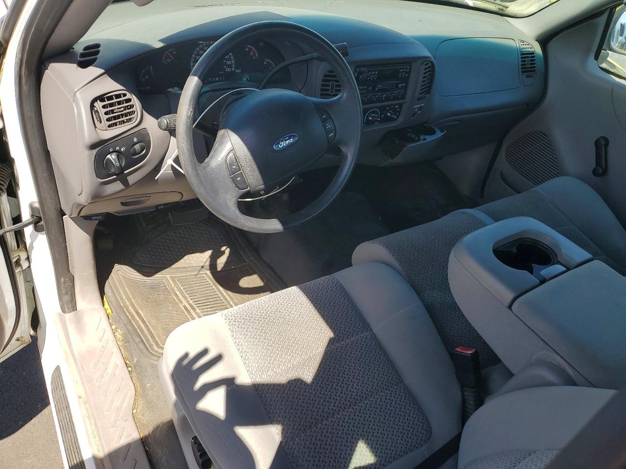 2002 Ford F-150 White vin: 1FTRX17W02NB82565