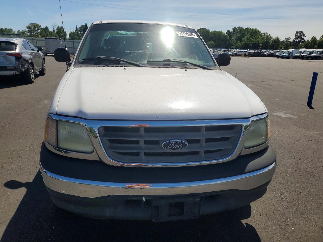2002 Ford F-150 White vin: 1FTRX17W02NB82565