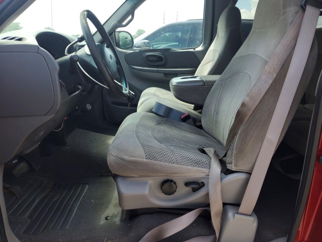 2000 Ford F150 Burgundy vin: 1FTRX17W2YNA70262