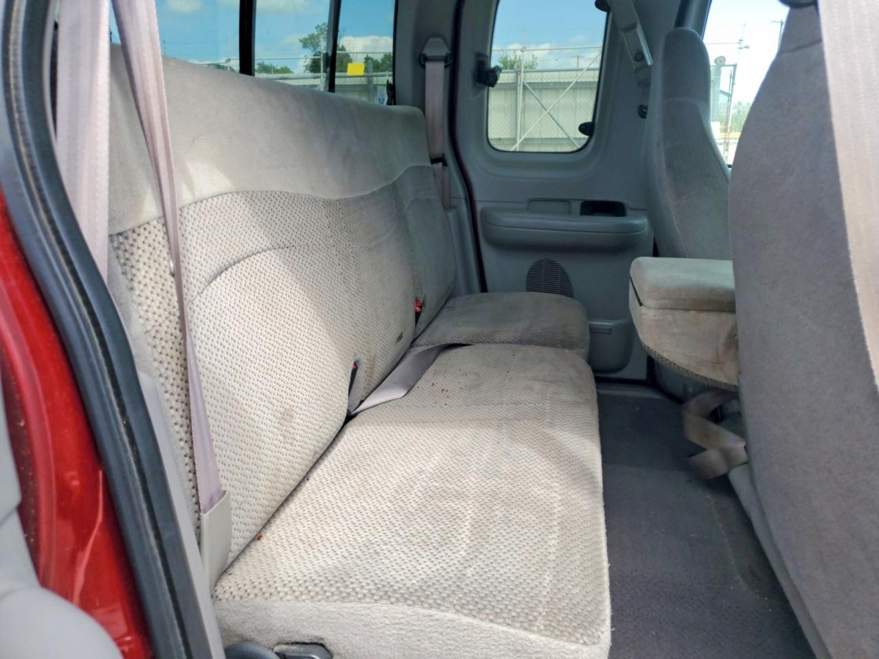 2000 Ford F150 Burgundy vin: 1FTRX17W2YNA70262