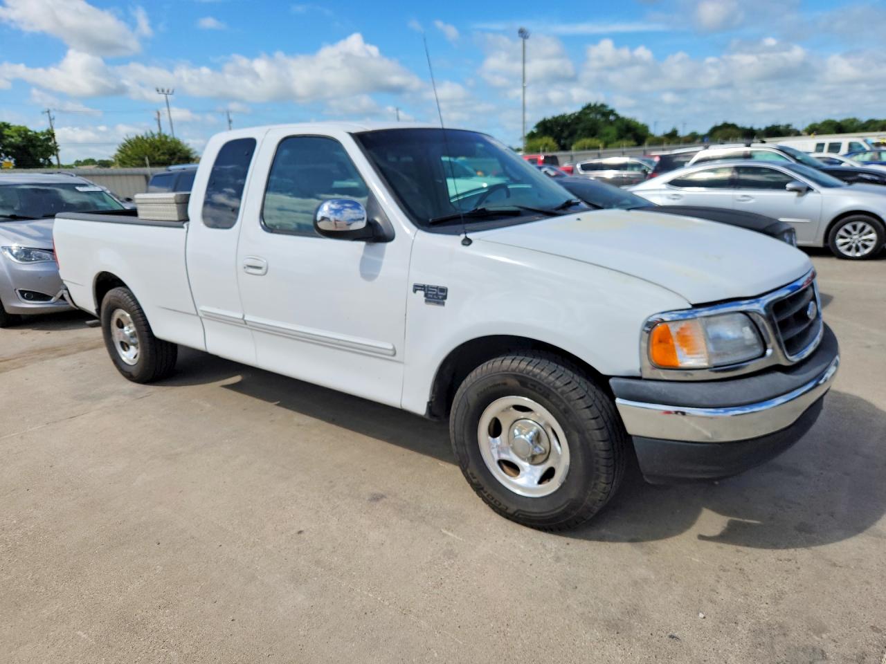 2001 Ford F150 White vin: 1FTRX17W31NB22102