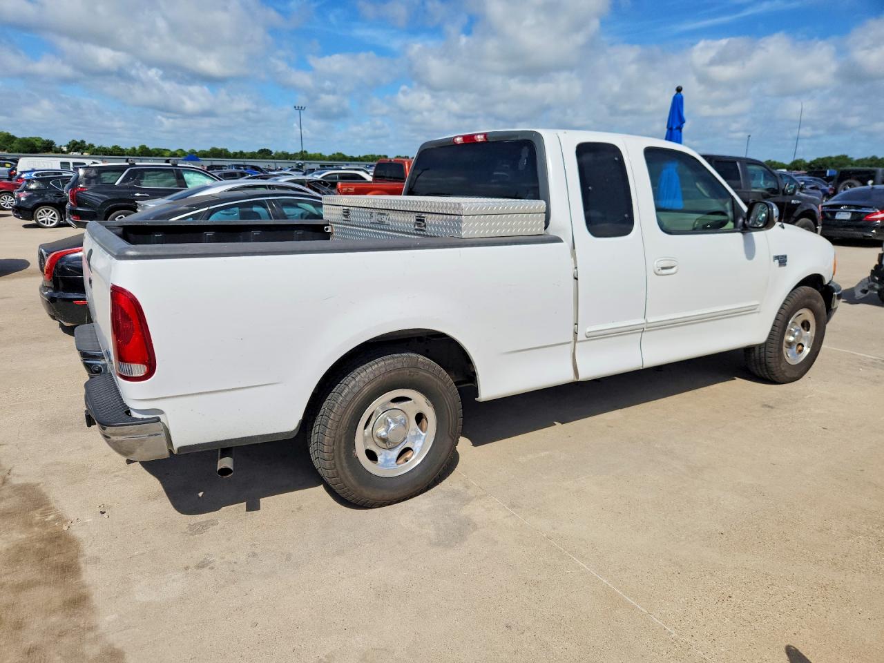 2001 Ford F150 White vin: 1FTRX17W31NB22102