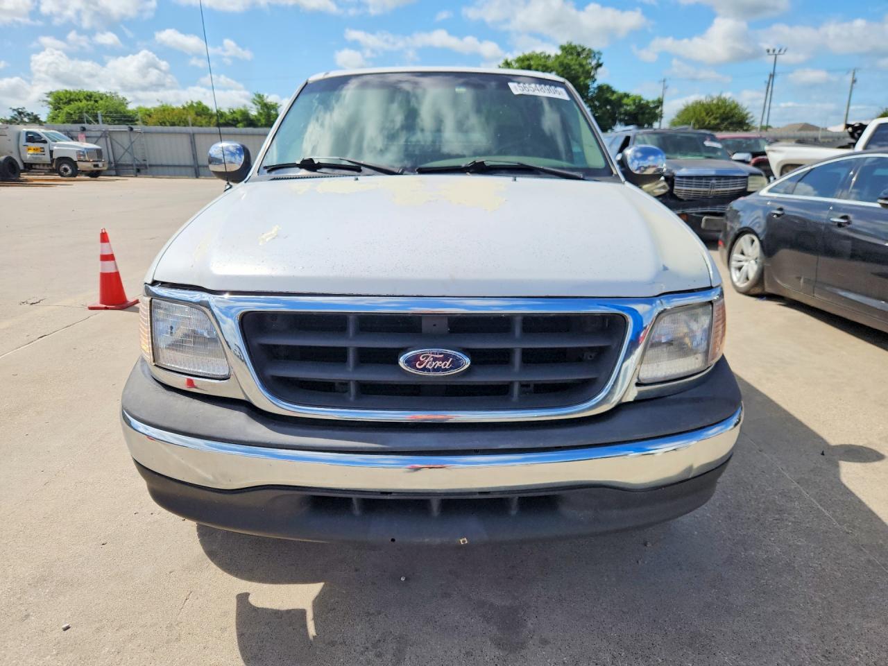 2001 Ford F150 White vin: 1FTRX17W31NB22102