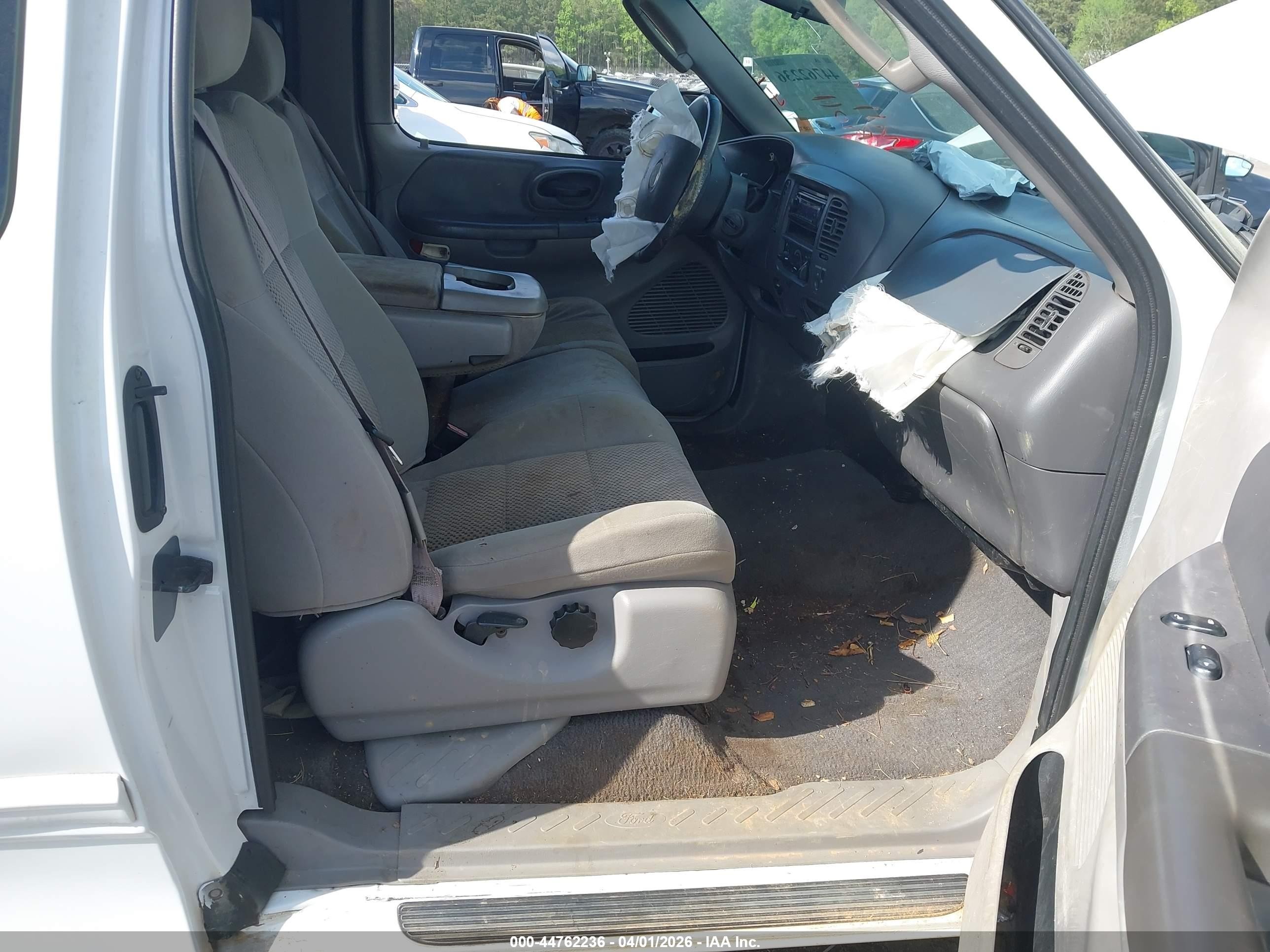 2003 Ford F-150 Lariat/xl/xlt Белый vin: 1FTRX17W33NA12007