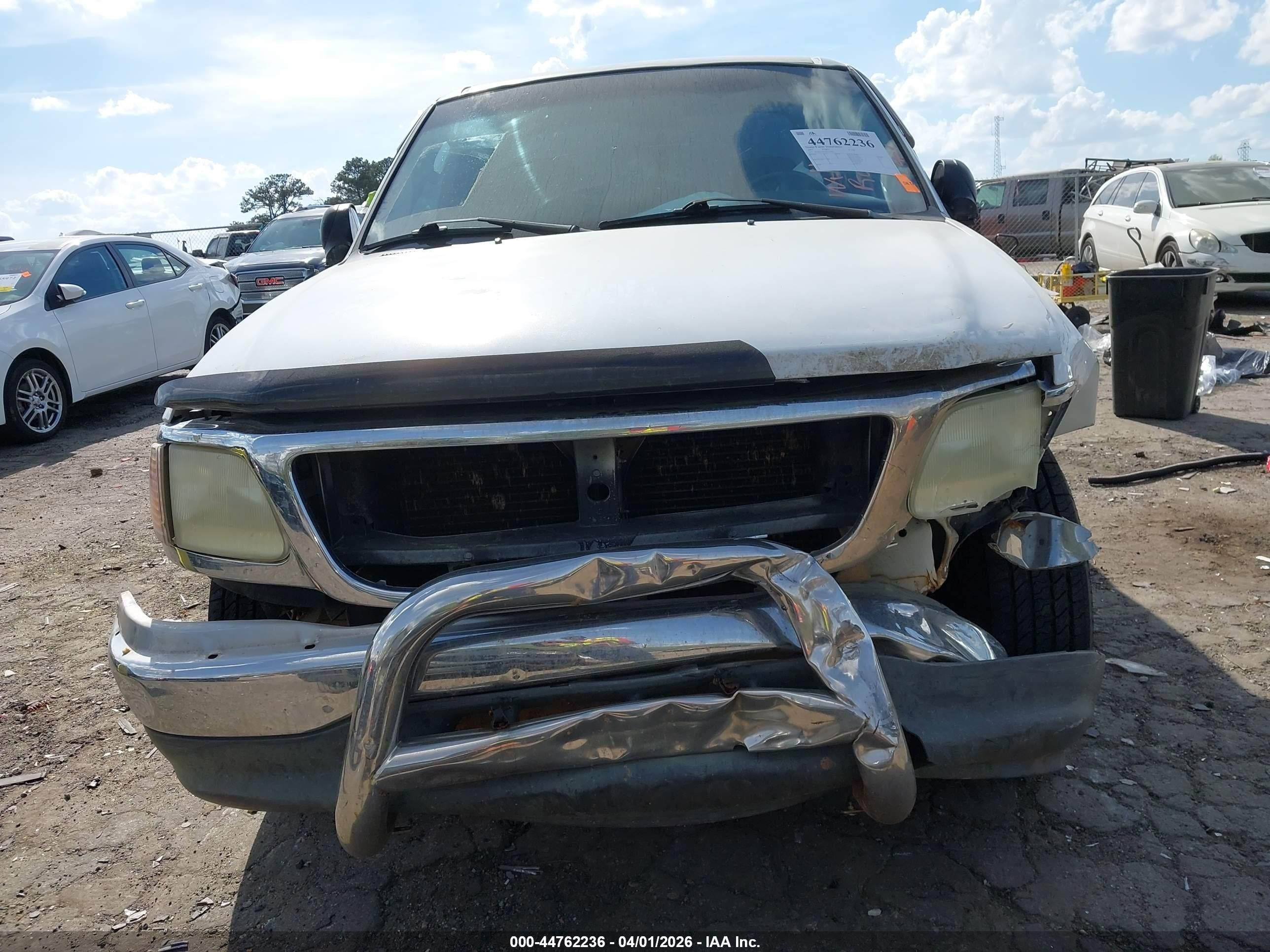 2003 Ford F-150 Lariat/xl/xlt Белый vin: 1FTRX17W33NA12007