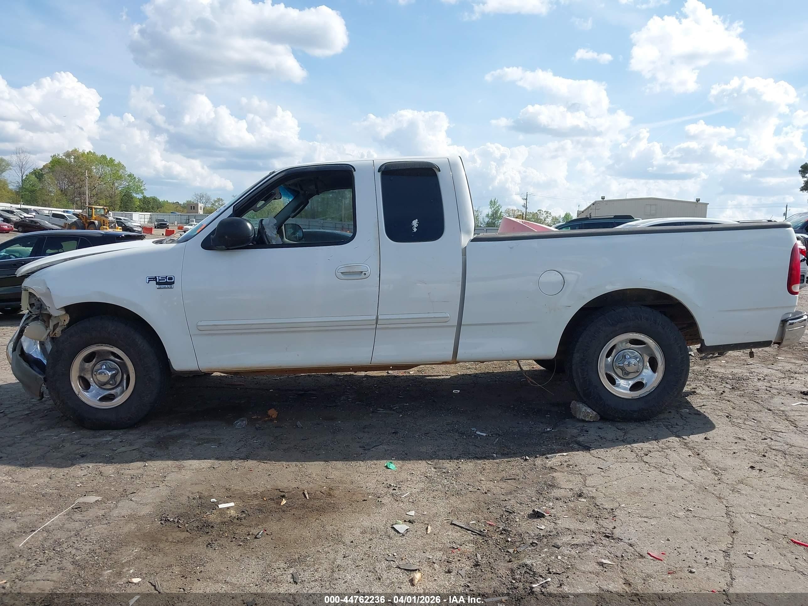 2003 Ford F-150 Lariat/xl/xlt Белый vin: 1FTRX17W33NA12007
