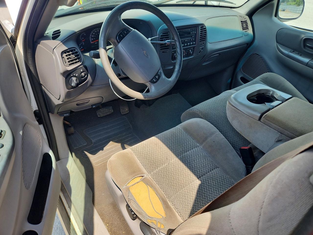 2001 Ford F150 White vin: 1FTRX17W41NA70589