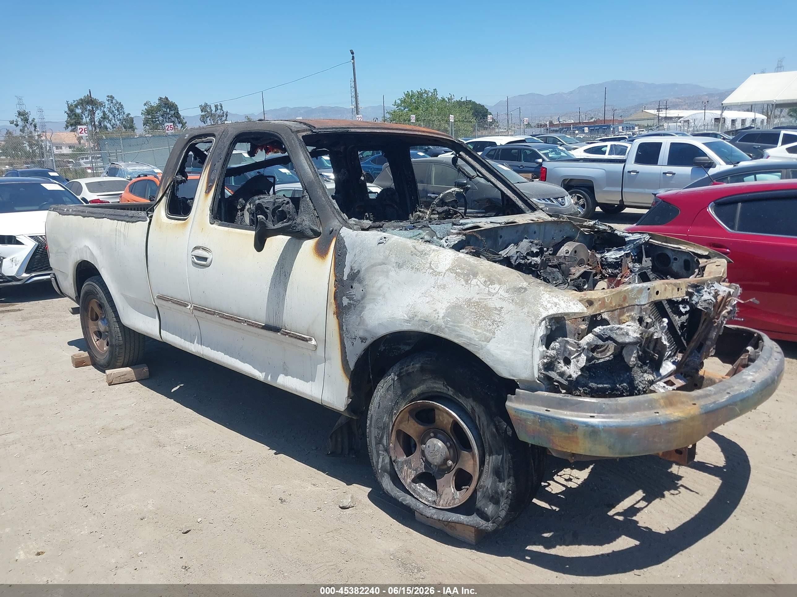 2003 Ford F-150 Lariat/xl/xlt White vin: 1FTRX17W43NA40446