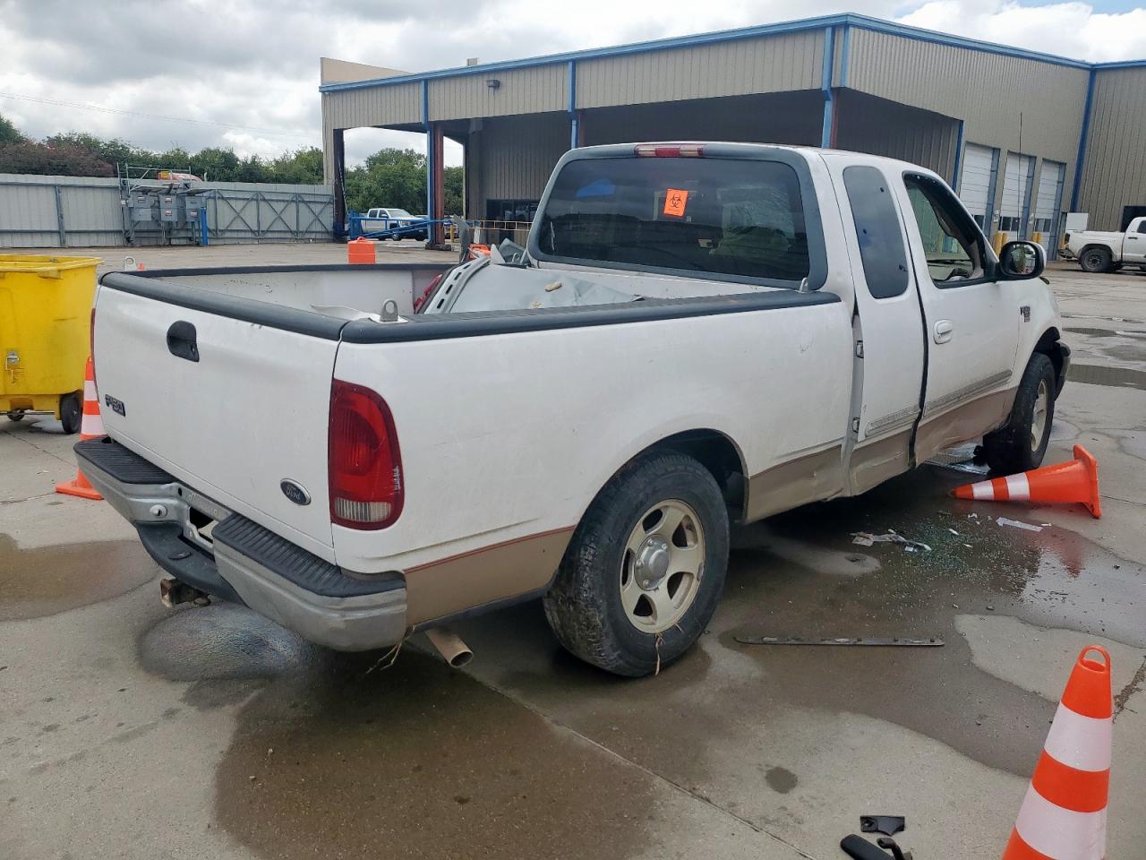 1999 Ford F150 White vin: 1FTRX17W6XKB37851