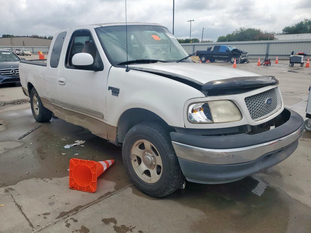 1999 Ford F150 White vin: 1FTRX17W6XKB37851