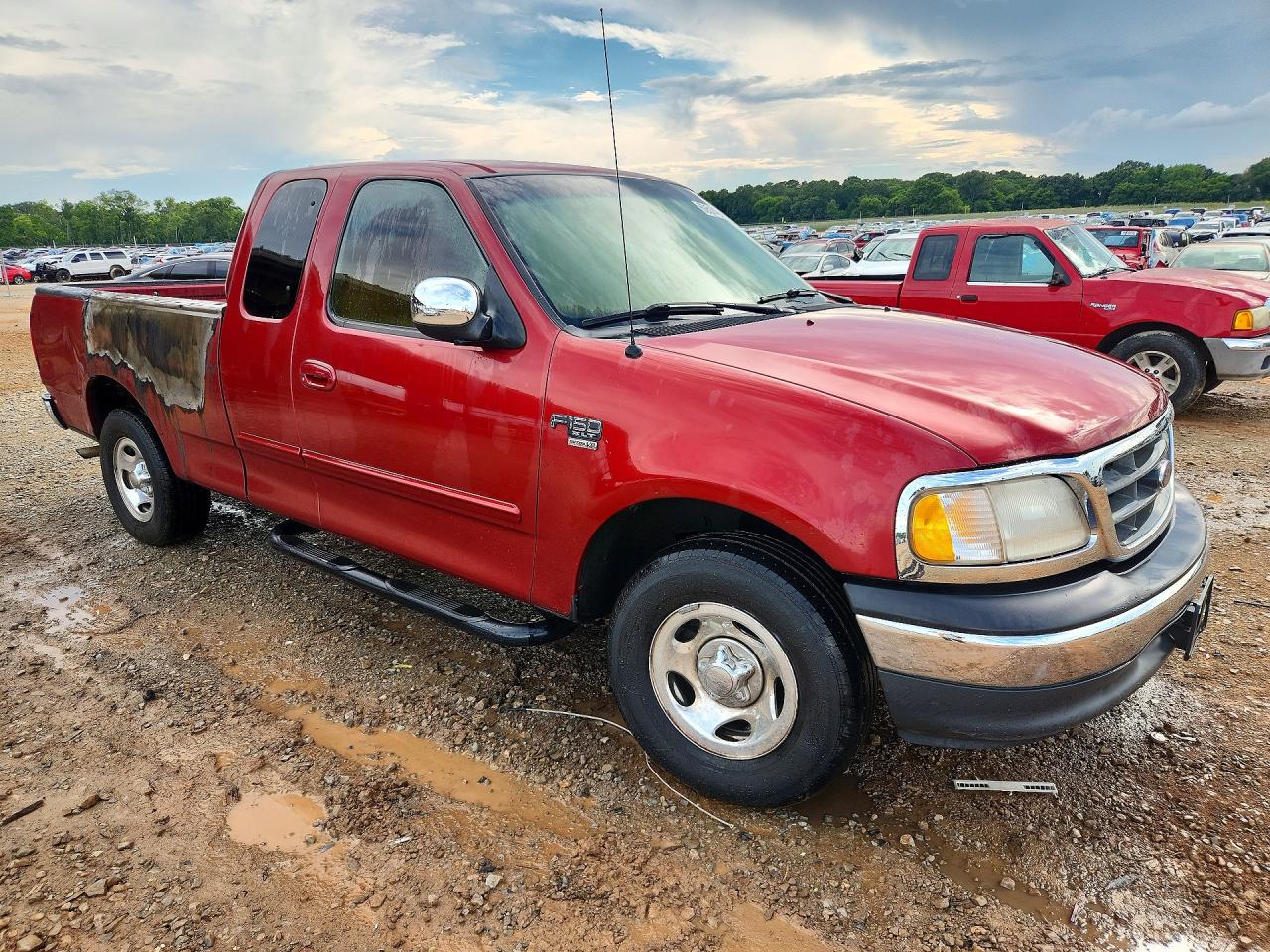 2000 Ford F150 Burgundy vin: 1FTRX17W7YNB32058