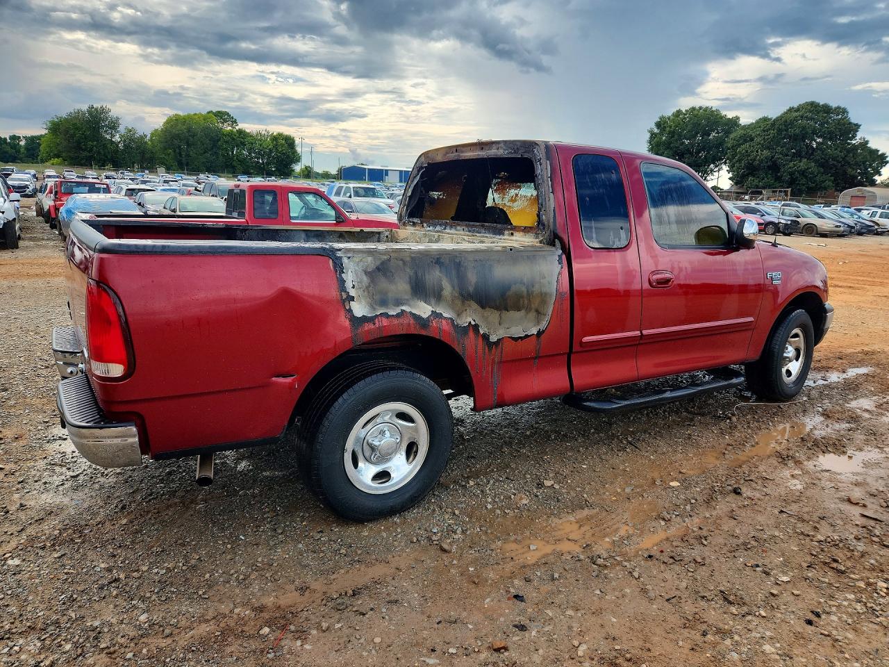 2000 Ford F150 Burgundy vin: 1FTRX17W7YNB32058
