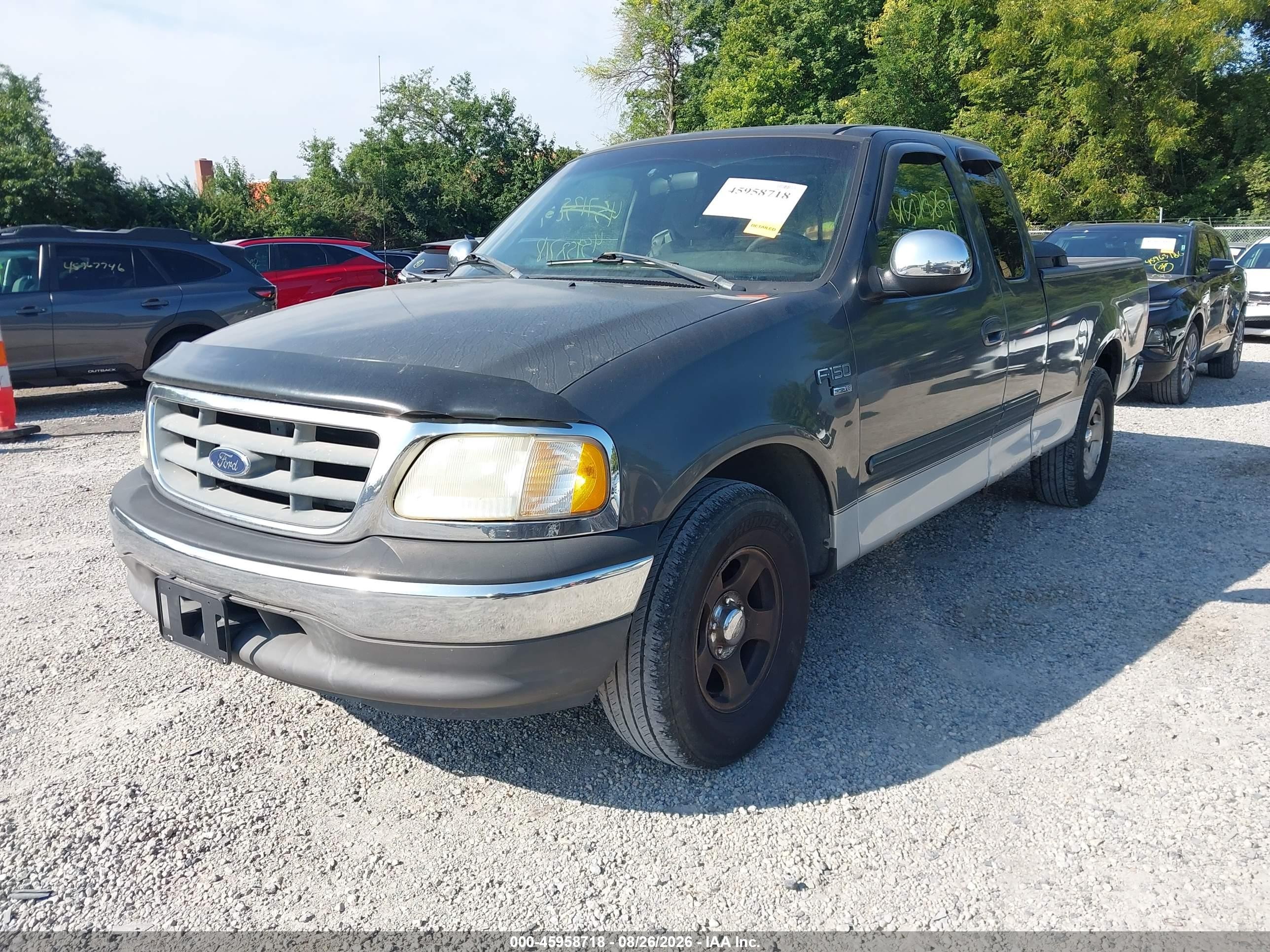 2002 Ford F150   Серый vin: 1FTRX17W82NA19615