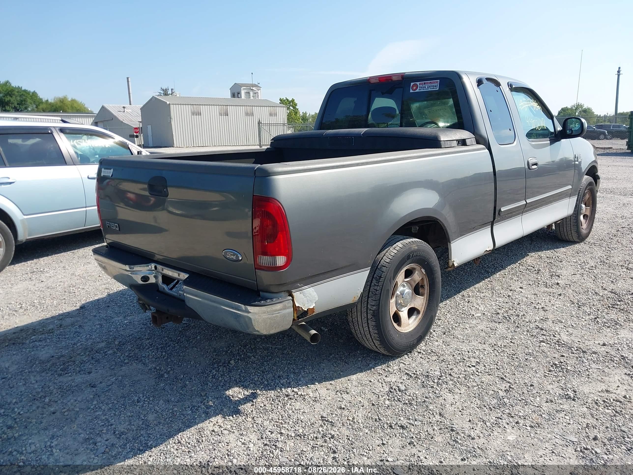 2002 Ford F150   Серый vin: 1FTRX17W82NA19615