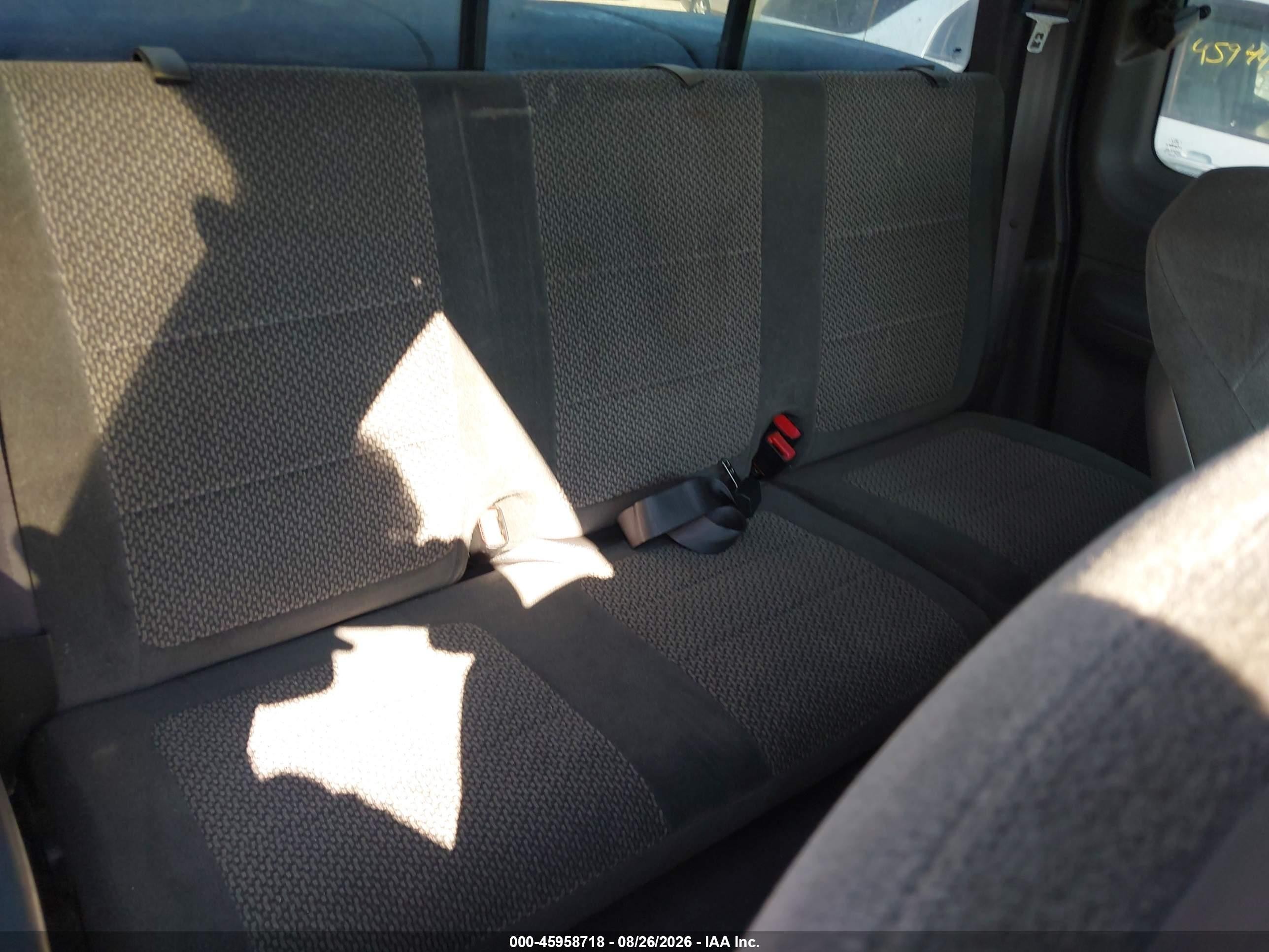 2002 Ford F150   Серый vin: 1FTRX17W82NA19615